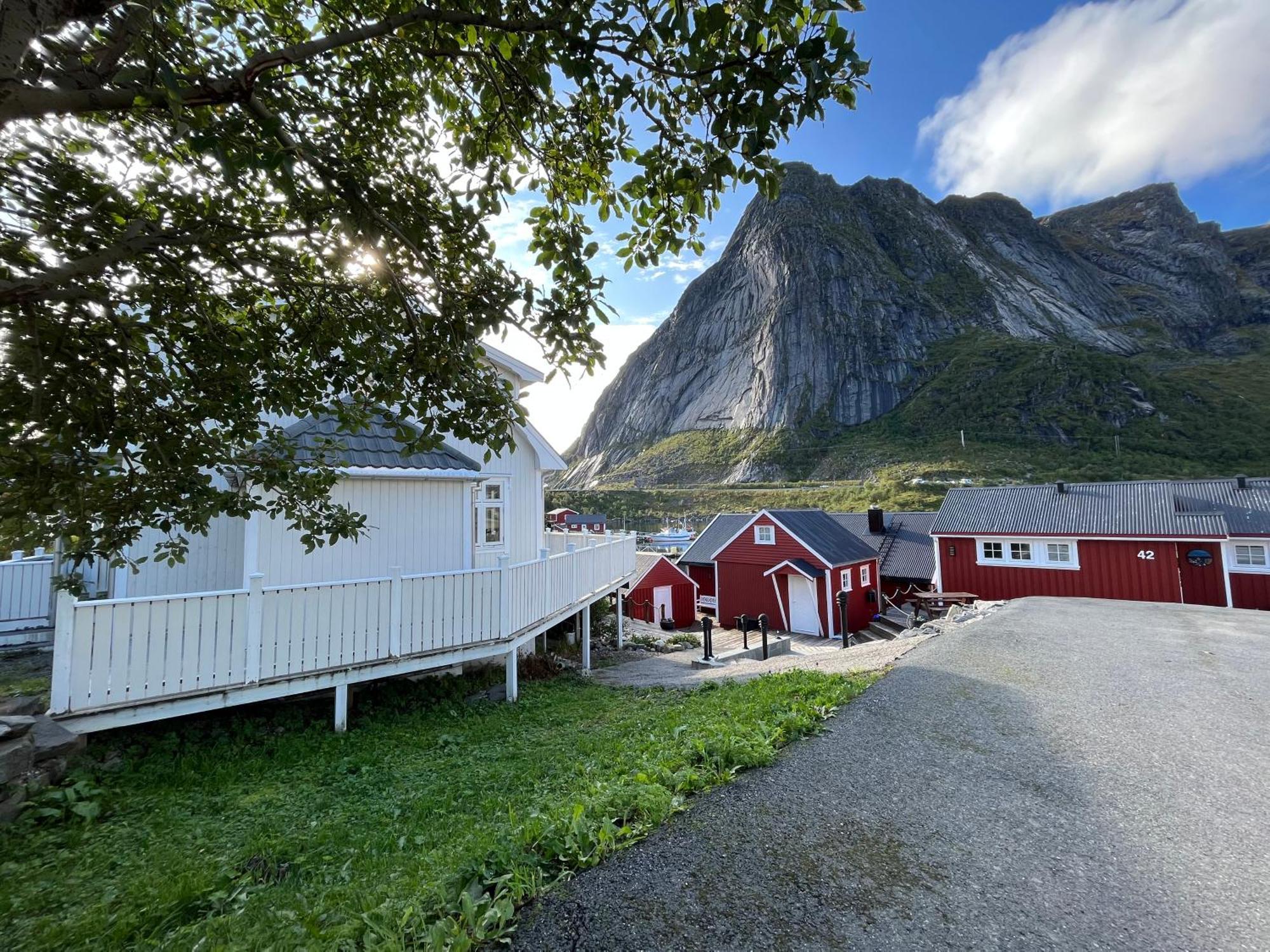 Husly - Your With Reinebringen View Villa