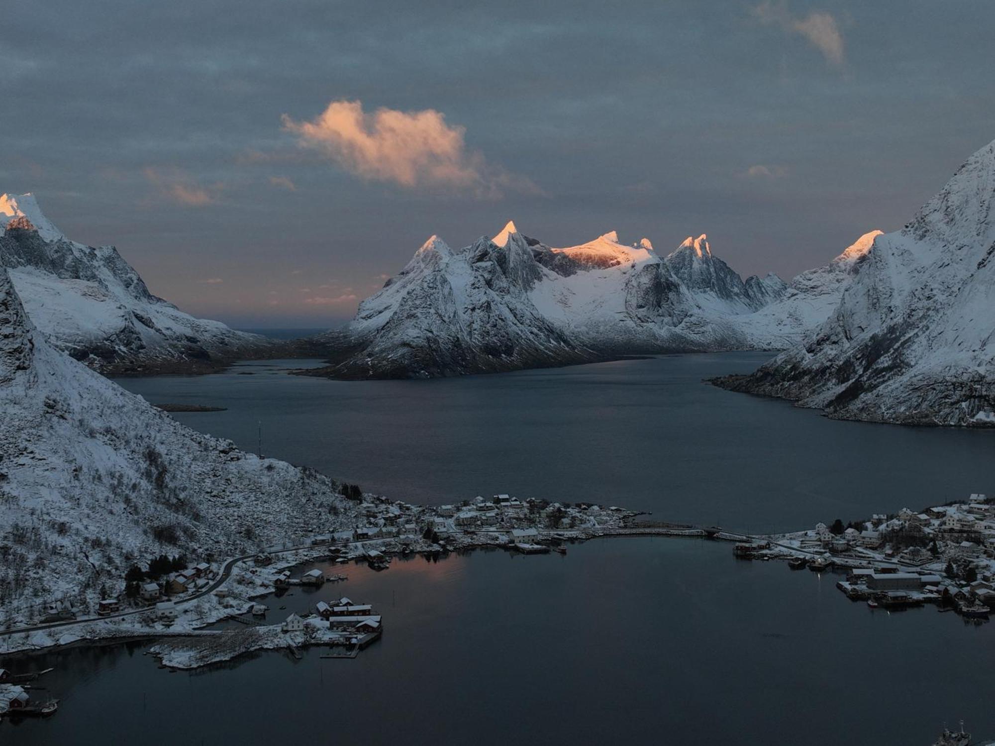 Husly - Your With Reinebringen View * Reine