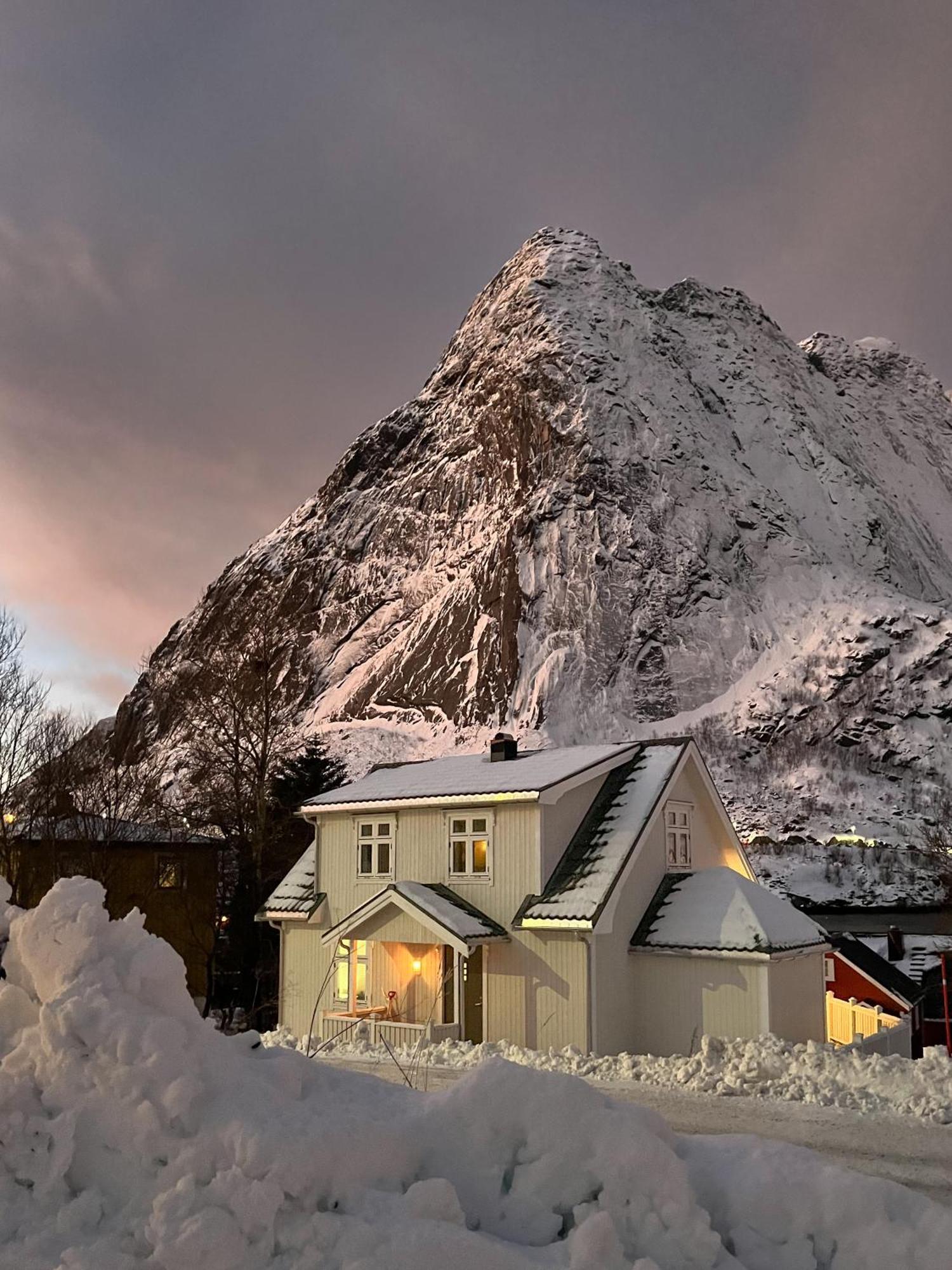 Husly - Your With Reinebringen View * Reine